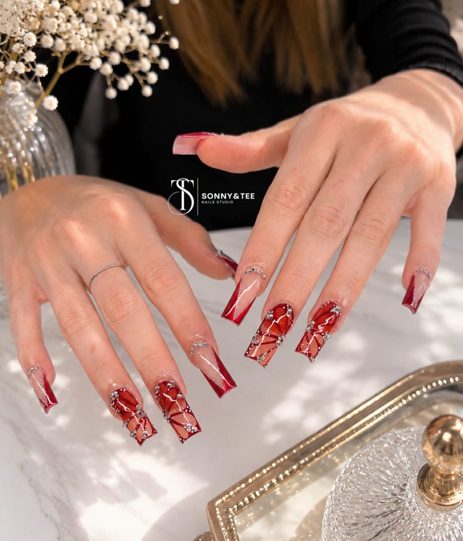 red and nude nail art, glitter and ombré nails, coffin shape — nail salon in Rome, GA — Sonny & Tee